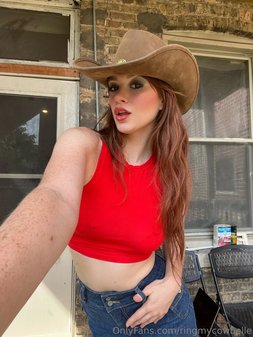 Your fav cowgirl is here 