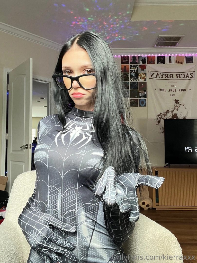Come fuck this spider girl pussy daddy 