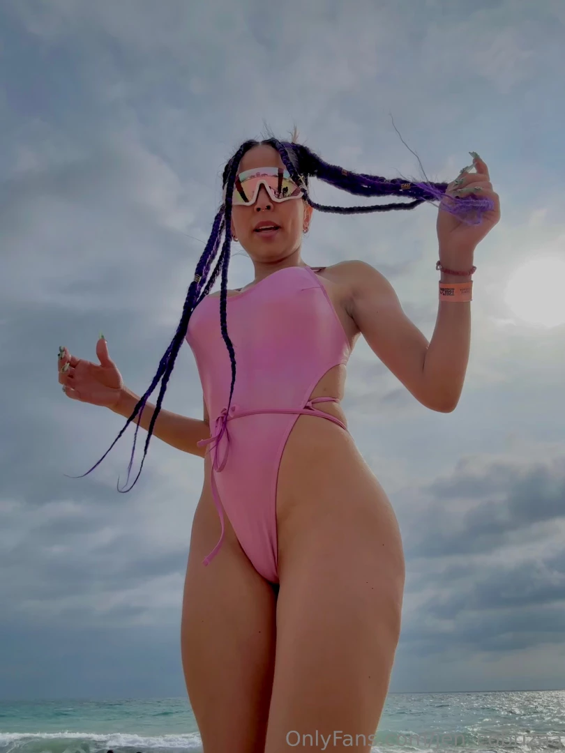 Imagine having me with you on this beach what would we do together 