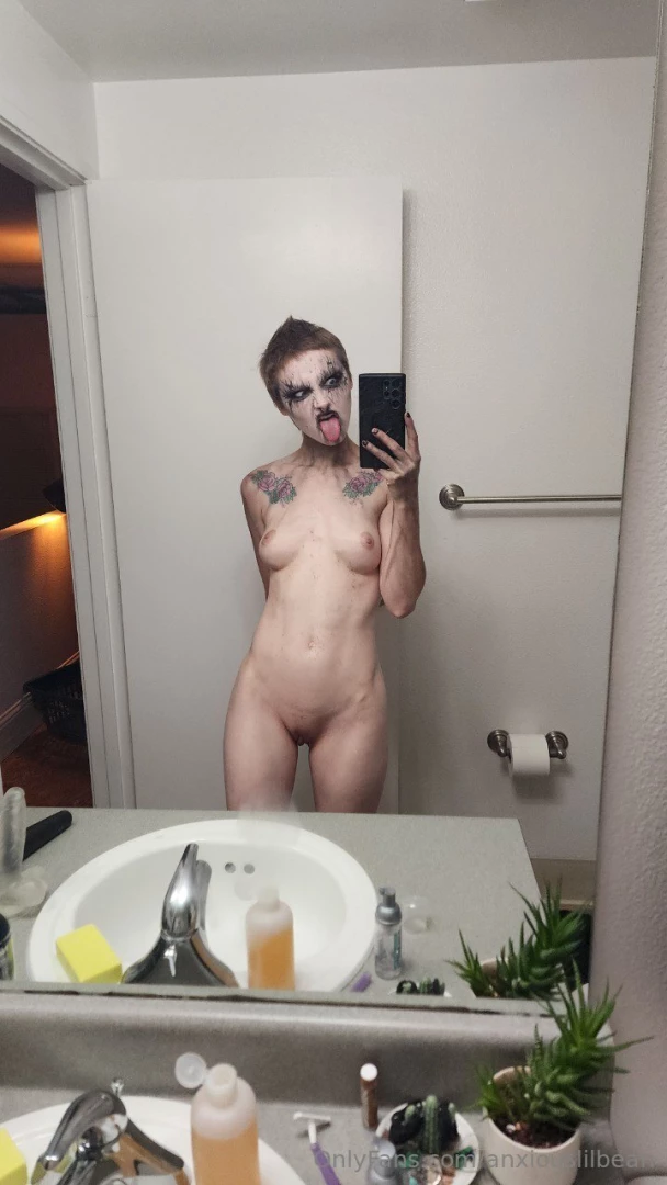 Had lots of fun doing some corpse paint and filming customs today part 1 