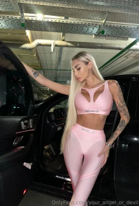 I m not just part of the crowd i stand above it my uniqueness is my