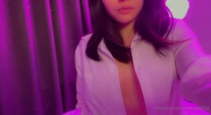 Since you all loved me wearing the glasses and the pillow humping this part 1