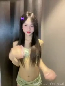 This is how you make the bi guys go crazy cum trans part 1