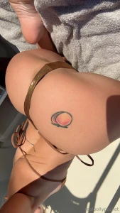 You don t mind if i sit on your face right