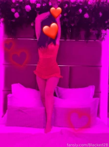 Red hot average it s so hot in here you don t mind if i wear this part 1