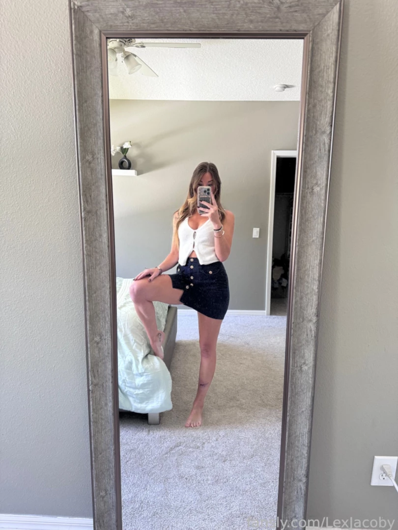 If you see me post a tiktok in this just know that i know that you 