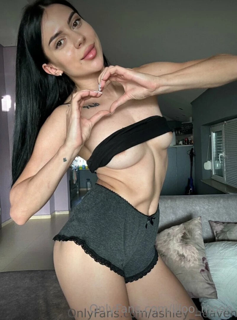 Subscribe free only now julia ashley_heaven just turned 18 y o and she part 1 