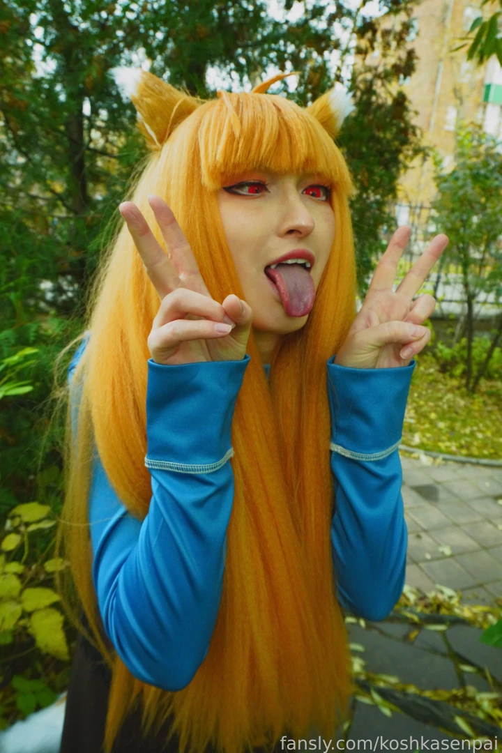 The wise wolf holo comes to people for walk in the park cosplay trans part 11 