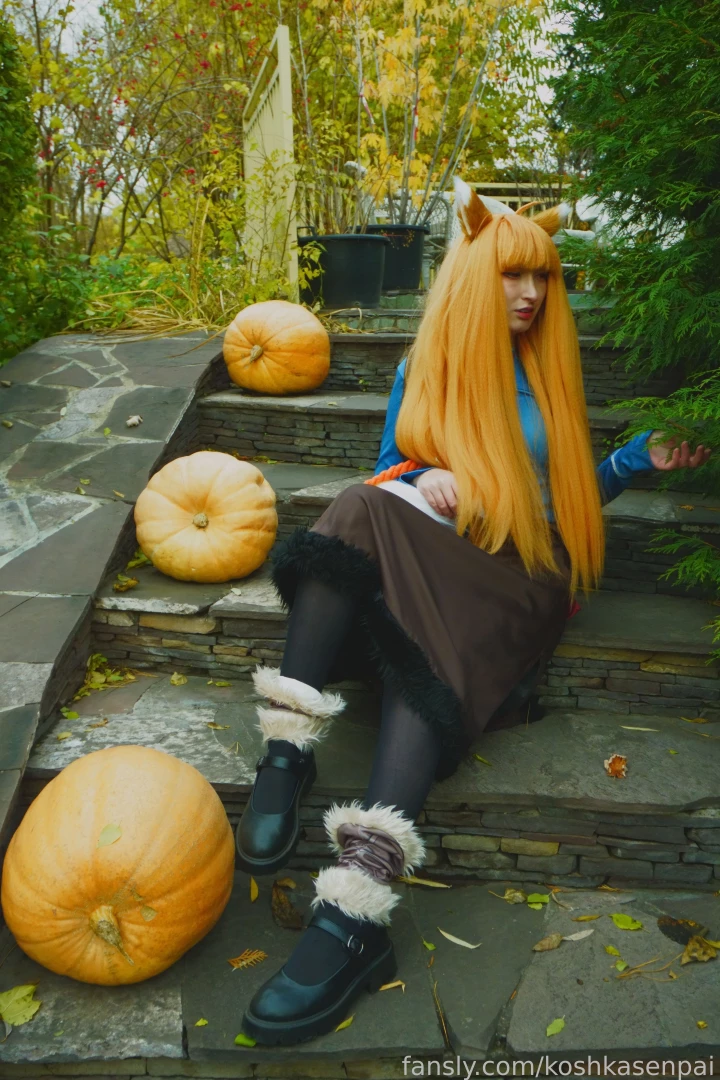 The wise wolf holo comes to people for walk in the park cosplay trans part 6 
