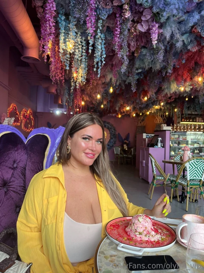 When dessert is not just a treat but a little universe of happiness in 