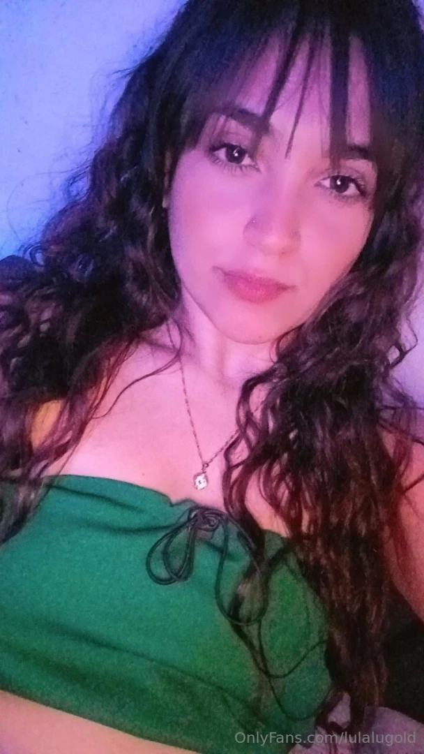 This baby is hot and wants to please all your desires quickly 