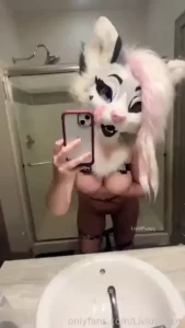 Mirror mirror on the wall bringing you a girl who makes everyone fall