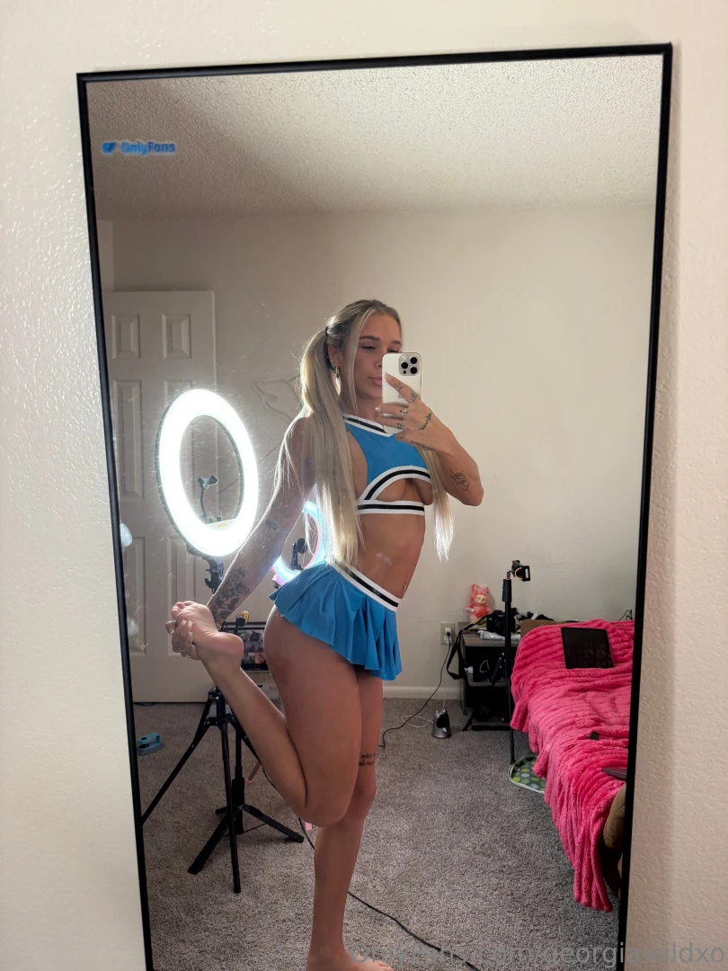 Wanna see what s under the skirt you ll have to earn it babe dm me 