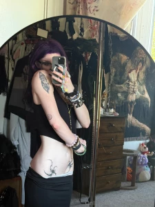 I love wearing all black so much y all dont even understand