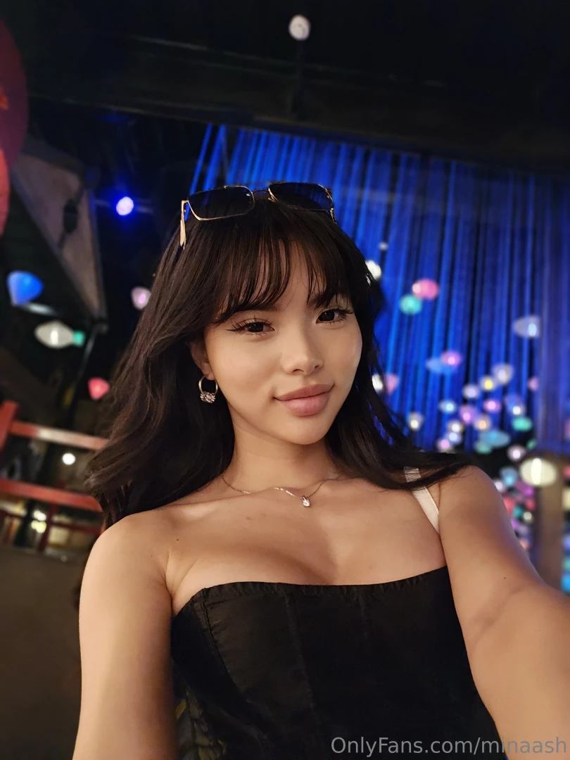 This pose is just for you 