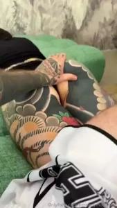 Spank me and watch it giggle