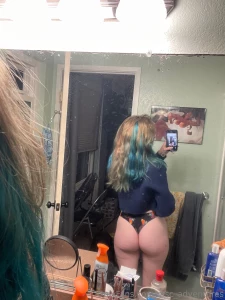 Apparently forever21 is going out of business so got this crop top and part 4