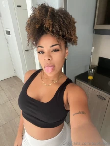 Come closer i promise i ll make it worth it