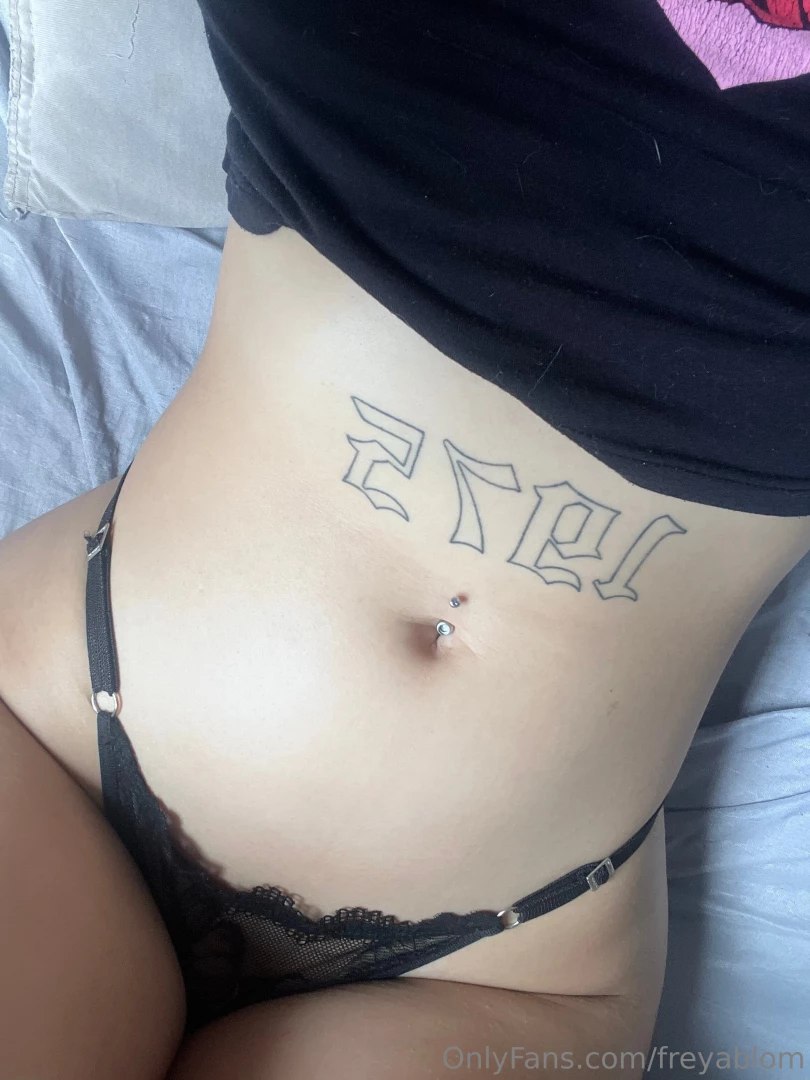 I m here to make your morning naughtier with a little domination 