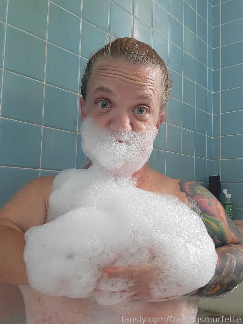 Wash away those troubles have a soak with bubbles i gots to have lots 