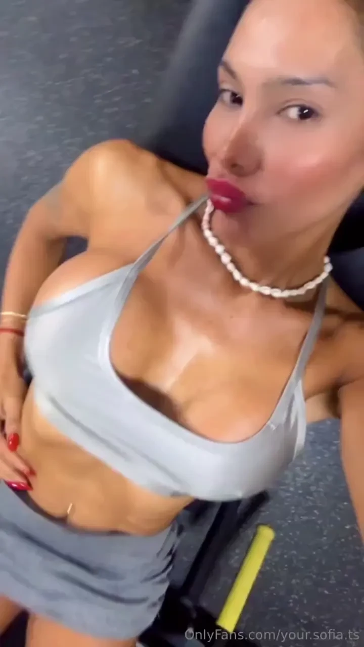 Training at the gym always sexy and eager to play and enjoy i m horny 