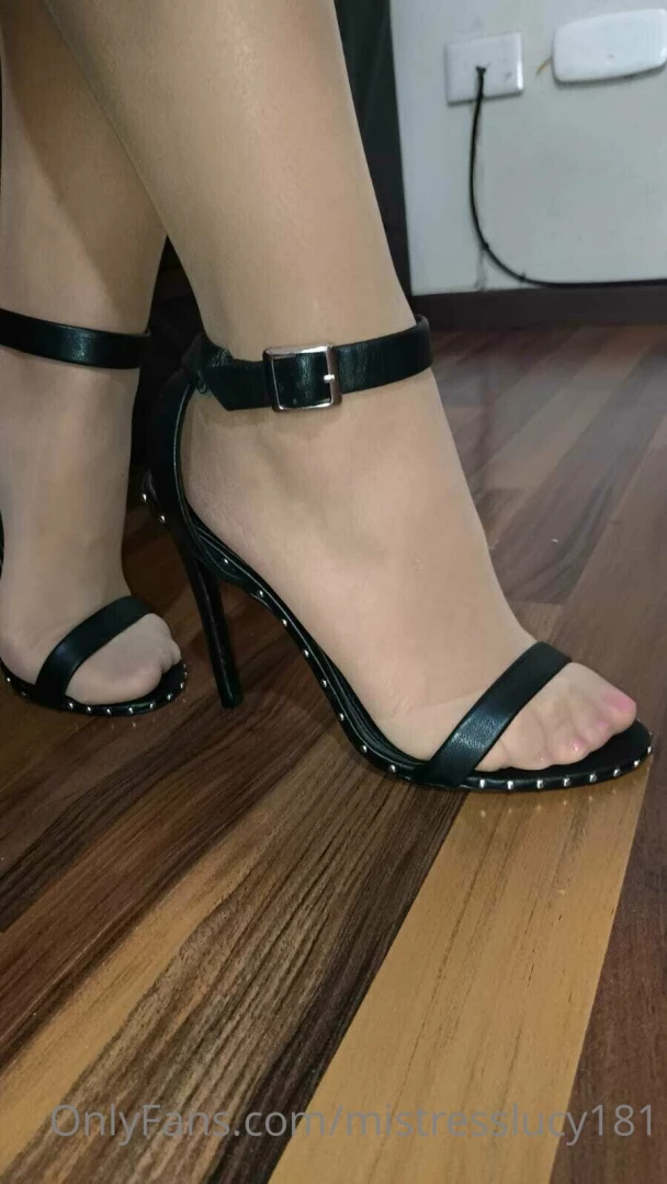 Hi boys guess what i got for you some very silky pantyhose made just part 4 