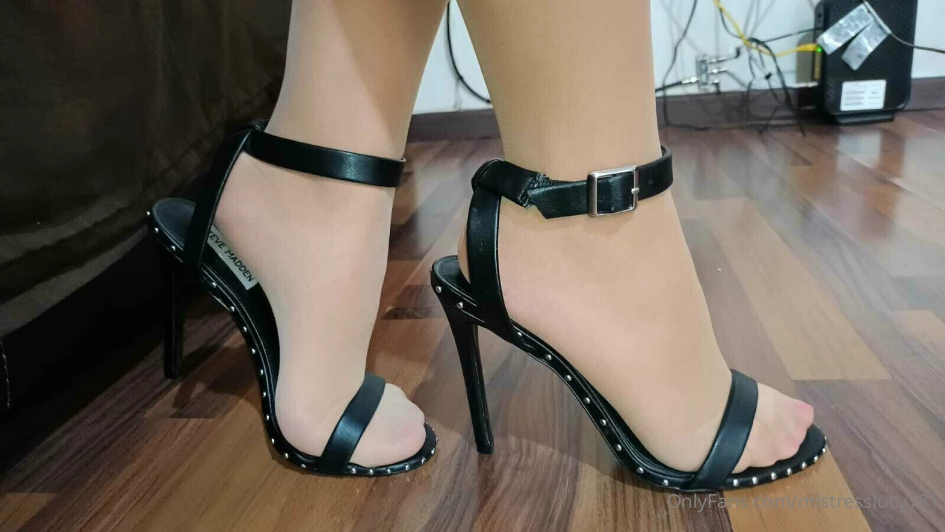 Hi boys guess what i got for you some very silky pantyhose made just part 8 