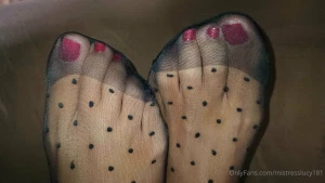 Hi boys i got many requests about my polk dots stockings feet so here part 11