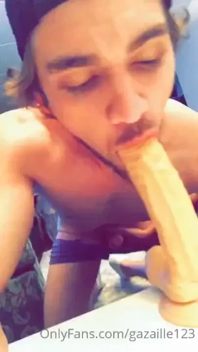 Dite bonjour a sara davis la petite tannante qui ce cache en moi 