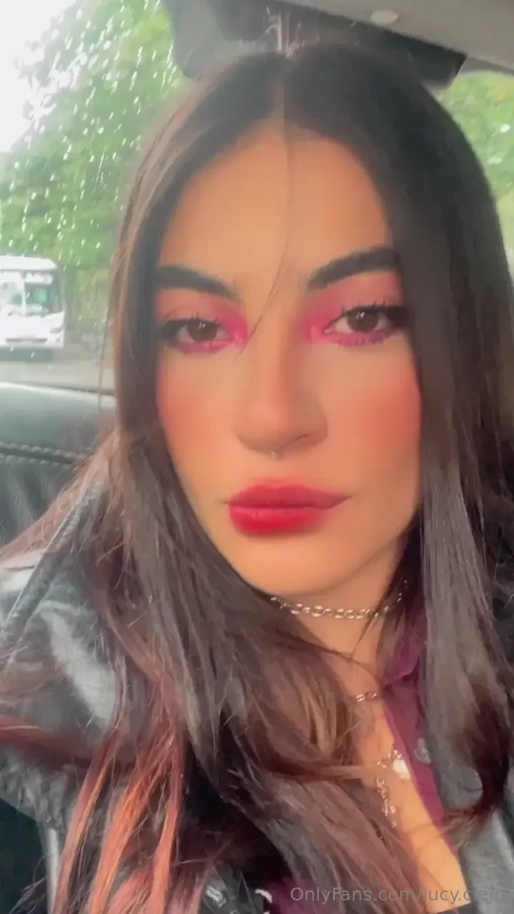 It s definitely a pink makeup kind of monday 