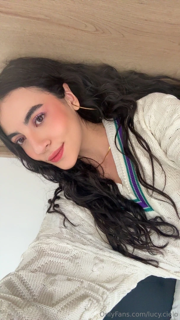 I look like a good girl 