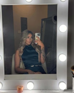 The sparkles on my phone can t even outshine me