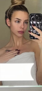 Dm me to keep me company tonight x