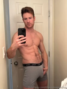A little selfie shoot where the pictures get increasingly cocky pun part 5