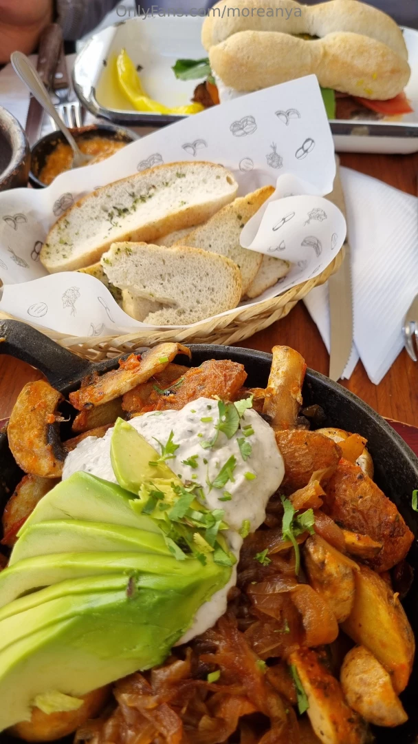 It s finally getting warm here so ofc i had to go out to enjoy the 