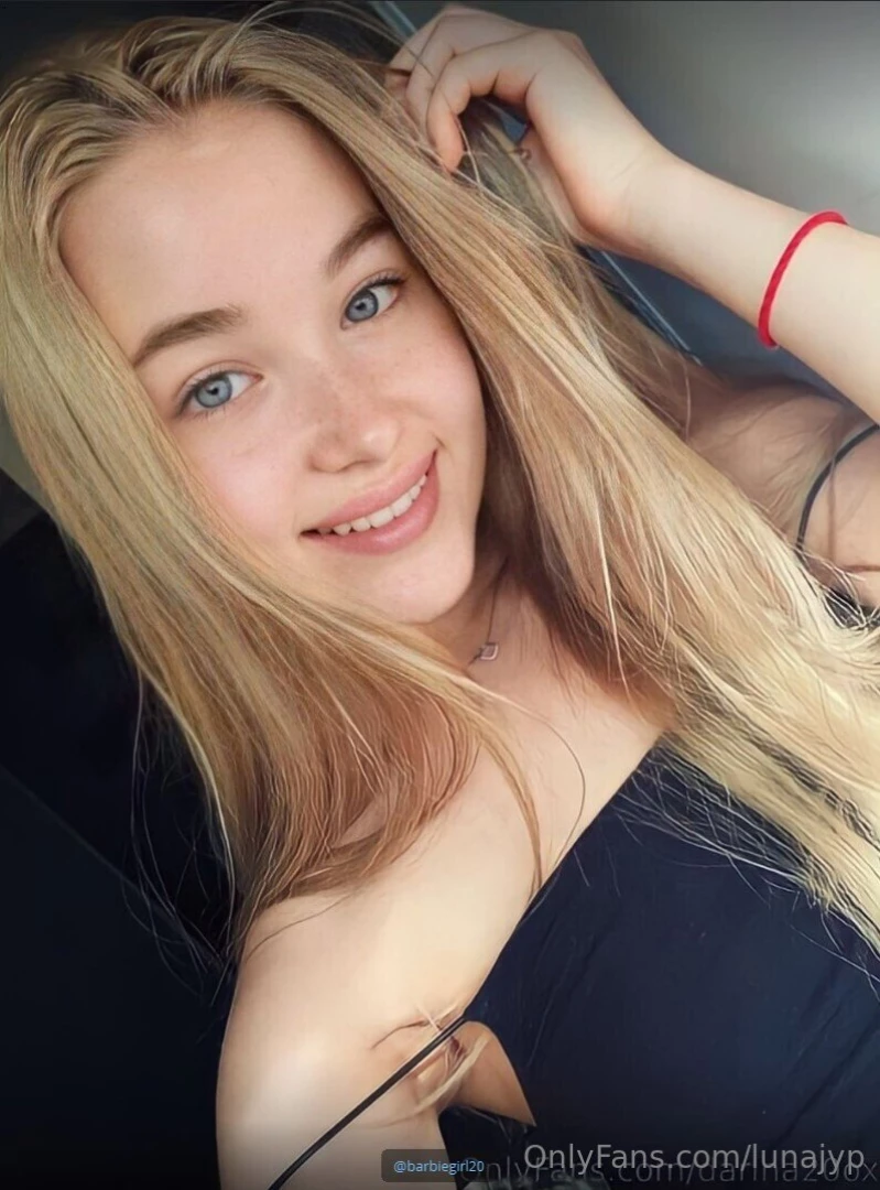 Barbiegirl20 definitely a sex freak and never stops thinking about big 