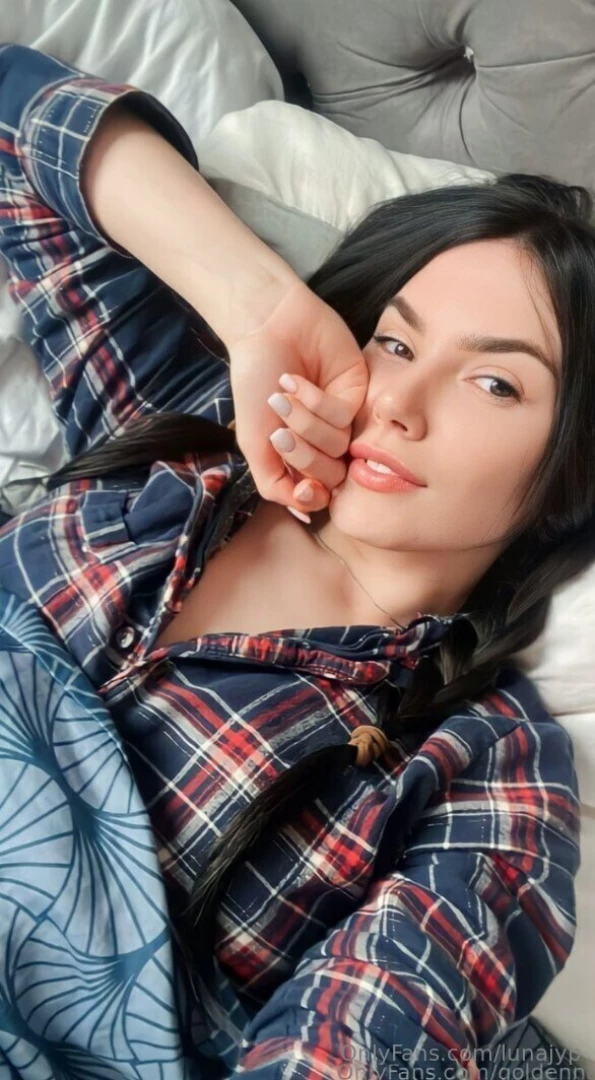 Hot brunette goldenna loves videocall custom photos and videos hot part 3 