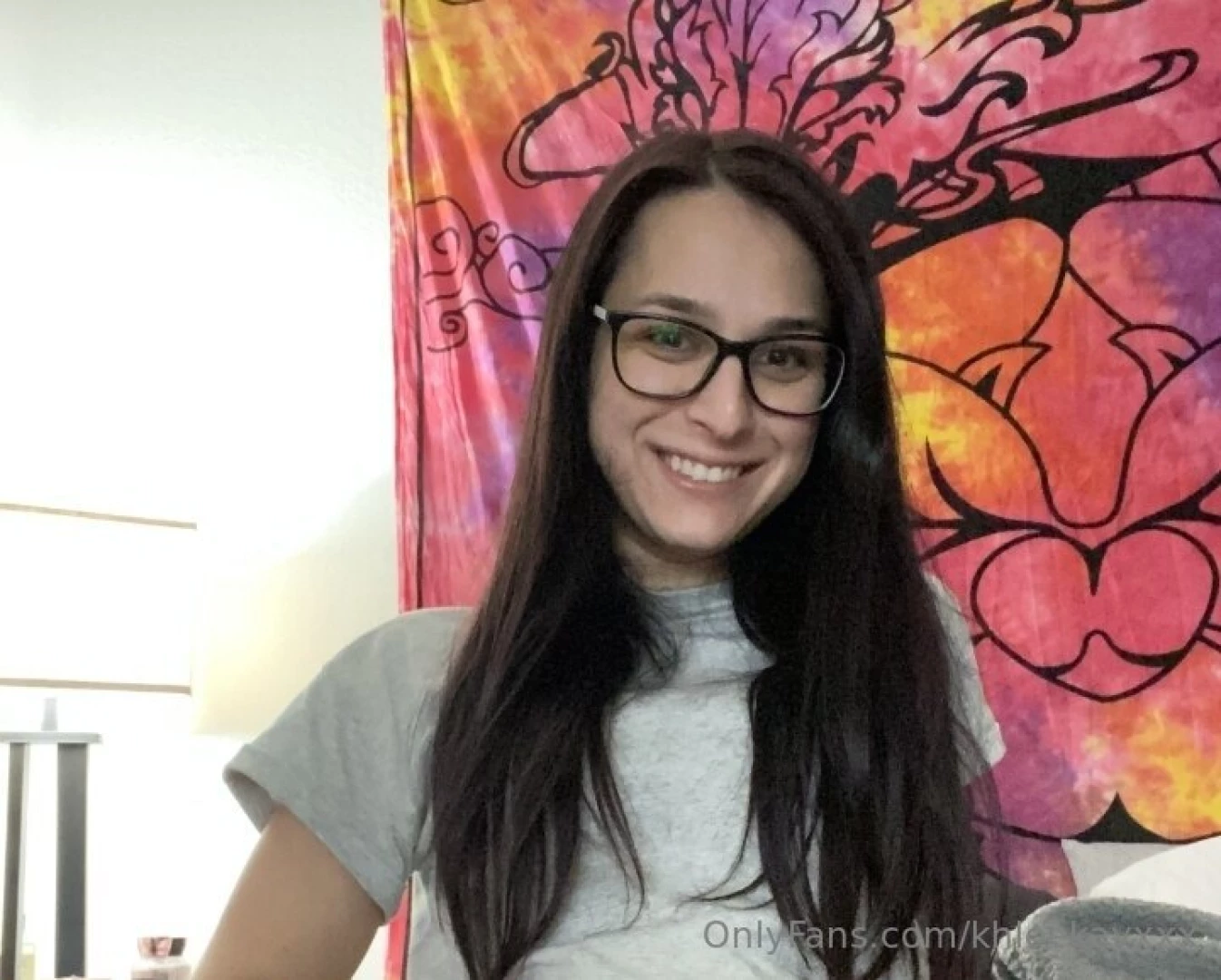 Have you ever imagined cumming on my face with glasses 