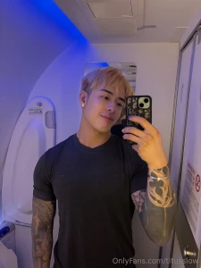 Catching flights not bad feelings bathroom lighting kinda vibin tho