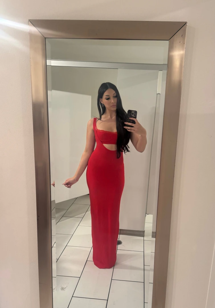 Red looks literally hot on me 