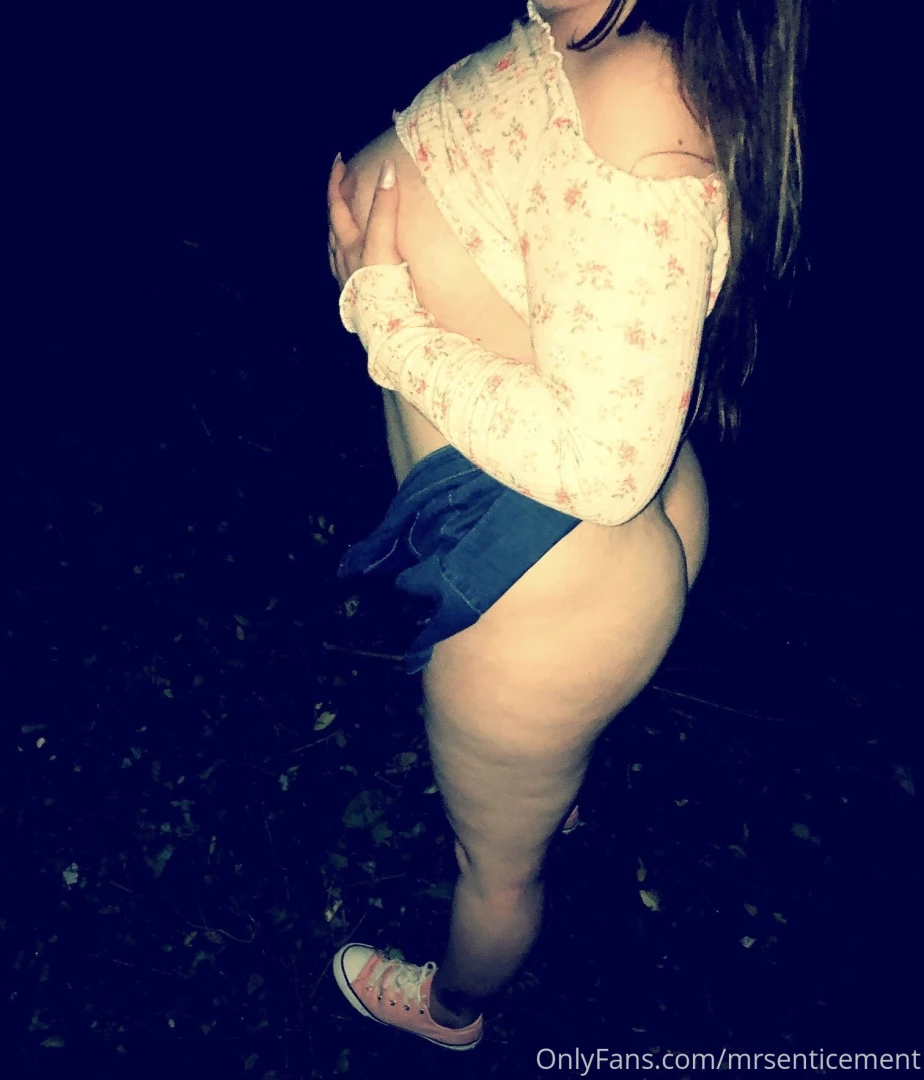 Outside fun led to my pussy being covered in cum and a by stander 