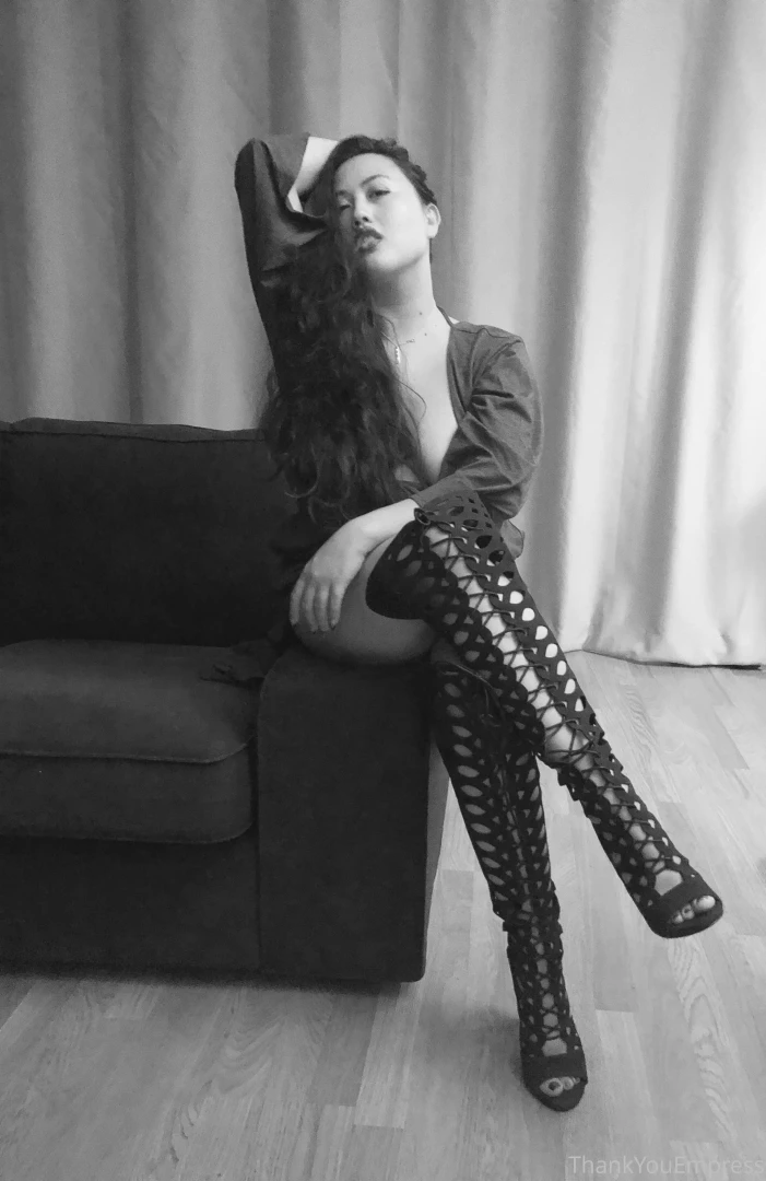 Tell me your favorite thing about me don t keep me waiting 