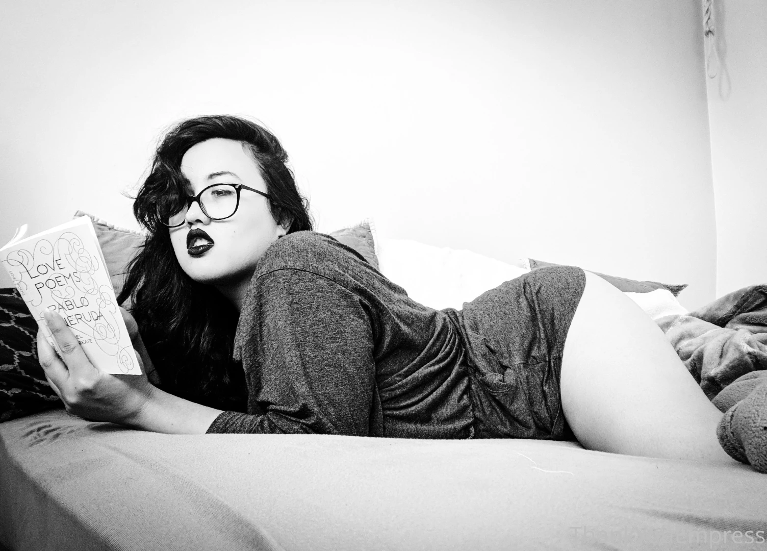 Relaxing with some romance 