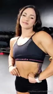 Hola amor yo aqu entrenando un poco te gusta como est quedando mis m