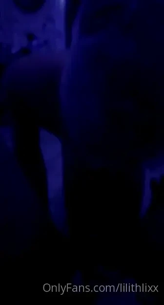 Une bonne pipe pendant une bonne soir e entres copines 