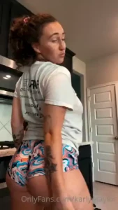 I am the twerk queen you ready for some action tonight