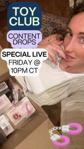 Karlye s toy club the cats out of the bag literally i went on a major