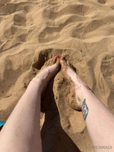 Need a good boy to lick my feet clean hahahaha