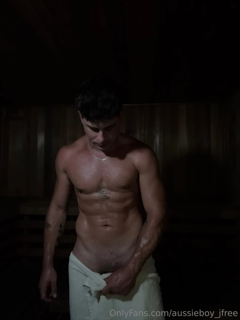 Check your dms in 1 hour to see how naughty i got in this public sauna 