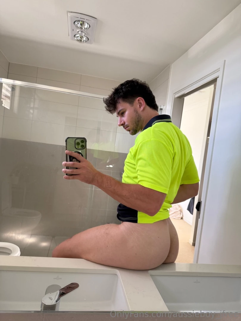 Make sure to follow aussieboy_j if you wanna see the most xxx dm i ve 